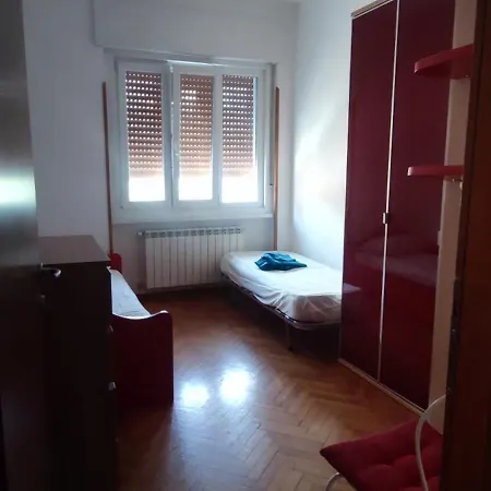Moonlight Bora House Апартаменты Триест